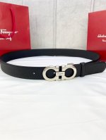 特P180 宽度3.5Cm Ferragamo（菲拉格慕）此双面头层牛皮配有复古金属Gancio扣。该皮带可调节，且能根据需要剪裁达到修身效果 /