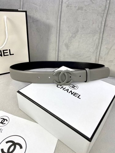 特 宽度3.0Cm Chanel 香奈儿 女士腰带 小牛皮 支持nfc芯片官方网站链接扫码验证、经典扣头 内侧cnc走光处理 边角手感圆润配有烤漆金属钢扣。