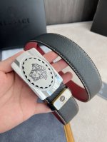 品名：Versace.范思哲原单腰带 皮带 型号：挂扣，经典人头纯钢材质扣头，头层牛皮，图片实物拍摄 材料：百分百头层牛皮，保证真皮。24K纯钢扣双面可用专柜同