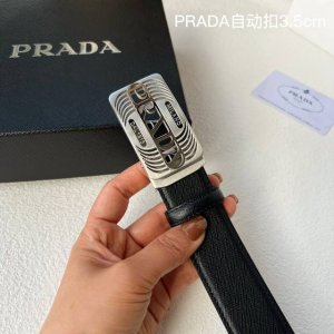 特 品牌：Prada新款进口小牛皮，手感细腻柔软。搭配纯钢自动精品钢扣，男士必备！宽度：3.5Cm