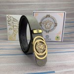 品名：Versace.范思哲 材质：原单牛皮腰带 百分百头层牛皮腰带保证真皮，24K纯钢扣，专柜原单品质、做工精细，时尚大牌，送人自用首选 包装： 请认准如图专