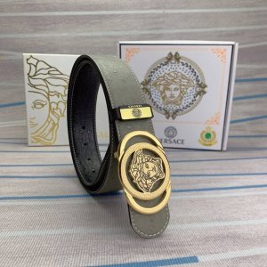 品名：Versace.范思哲 材质：原单牛皮腰带 百分百头层牛皮腰带保证真皮，24K纯钢扣，专柜原单品质、做工精细，时尚大牌，送人自用首选 包装： 请认准如图专