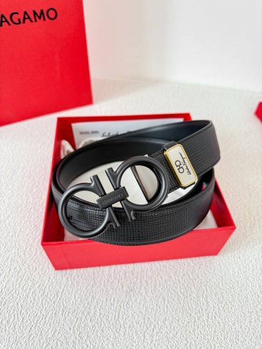 品名：菲拉格慕.Ferrgamo腰带 皮带 原单 型号：挂扣，纯铜材质经典挂扣，实物拍摄，头层牛皮 材料：百分百头层牛皮，保证真皮。纯铜材质，真空电镀永不掉色，