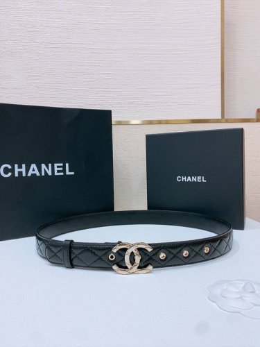 Chane L经典双C皮带腰带 新款Logo扣搭配进口胎羊皮，质感满分，简直身春日里的点睛之笔，皮带直径3.0Cm