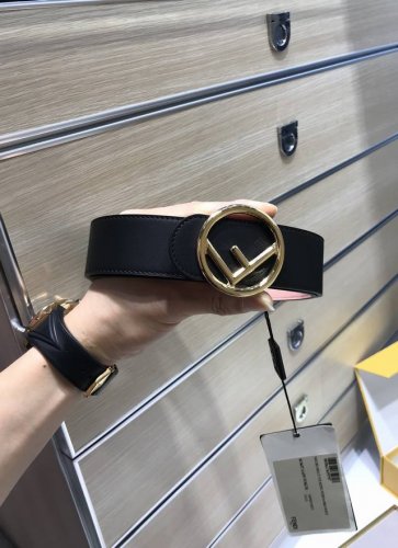 配送专柜包装 打孔针 特批 Fd 宽40Mm 标志造型宽皮带，圆F钉扣式，原版进口小牛皮，镀金表面金属制品，品质保证，非市场通货！