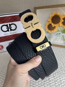 品名：菲拉格幕 原单钻扣 DDD 材质：原单牛皮腰带 百分百头层牛皮腰带保证真皮，24K纯钢扣，专柜原单品质、做工精细，时尚大牌，送人自用首选 DDD 包装：