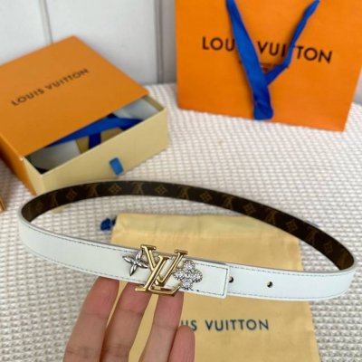 驢家新品 Ss24特別限定女士腰帶 寬度2Cm 訂製經典料襯托柔軟小牛皮底 全新開模標誌性水晶鑽石搭扣 多色選