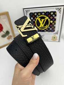 品名：Lv..路易..威登原单 材质：原单牛皮腰带 百分百头层牛皮腰带保证真皮，24K纯钢扣，专柜原单品质、做工精细，时尚大牌，送人自用首选包装： 请认准如图专