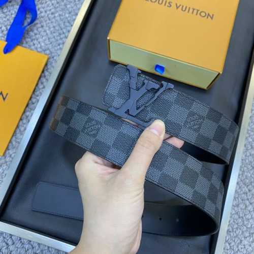 特 驴家Lv早春新品 原单品质 宽度3.8Cm 双面可用 全新摩登时尚的帆布衬托原厂小牛皮底 搭配经典而精致的搭扣设计