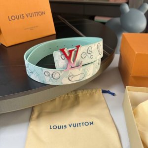 原版包裝 L0Uis Vuitt0N 專櫃最新升級版本 寬度40毫米 全新訂製帆布搭配最新進口原廠皮底 配置新型字母雙層雙色搭扣 經典百搭款！