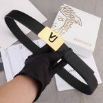 宽度3.5Cm Versace 范思哲 爆款板扣配摔纹无线带身 双面头层、采用精挑细选进口牛皮，商务既有时尚的男士腰带火爆热销中！