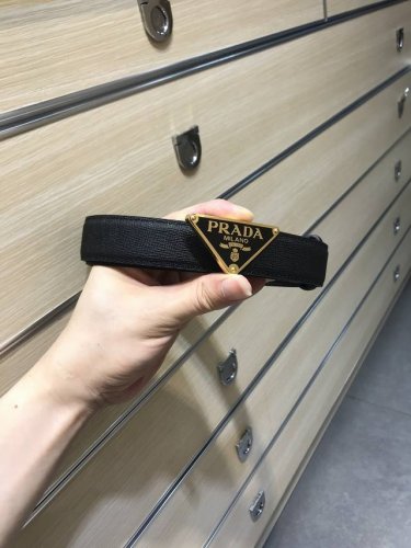 配送专柜包装 打孔针 宽30Mm，支持Nfc 原单双面进口头层牛皮带身，搭配原版经典三角标扣，手感.油边近乎完美，原产皮料牛皮定制，质感无可挑剔，出众的细节，高