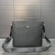 Prada 普拉达 帆布单肩包 斜挎包 经典百搭 实物拍摄 原厂原版面料 高端品质 配送防尘袋 26 X 23 Cm。