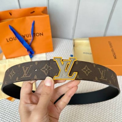 驢家新品 寬度40Mm 驢家ss24早春新品腰帶系列 意大利原廠皮料 扣頭採用雙拼視覺效果工藝 全方位精打細磨 精密度厚金電鍍 雙面用