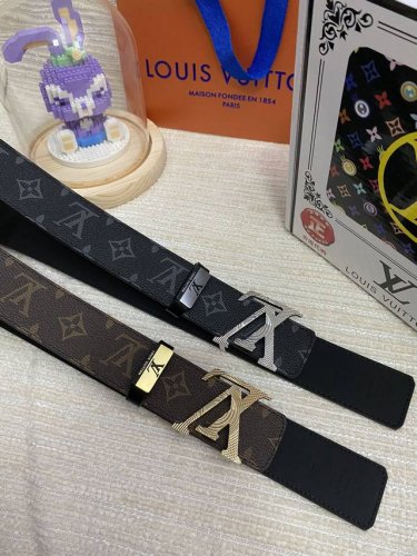 品名：Lv..路易..威登原单 材质：原单牛皮腰带 百分百头层牛皮腰带保证真皮，24K纯钢扣，专柜原单品质、做工精细，时尚大牌，送人自用首选 包装： 请认准如图