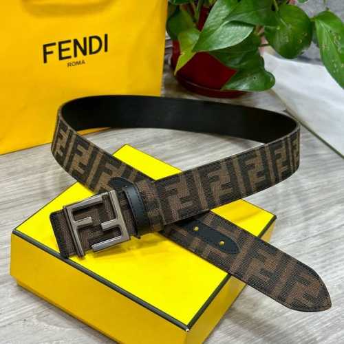 特 Fendl 芬迪 专柜同款 宽3.8Cm 原版定制布料 单环皮带钢扣 Ff图案布料材质 黑色皮革内衬 单钉镀钯金属配件 时尚潮流 经典系列