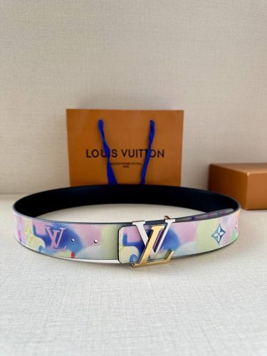 特 Lv：原单头层底 花面.内衬头层小牛皮底，原单皮料定制，新款不锈钢扣 专柜宽度4.0