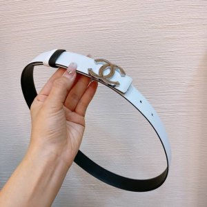 chanel 25S Cc银色饰面Logo扣 黄铜金属 双面小牛皮腰带 黑 与 白 3.0Cm 一带两用款式 、经典百搭
