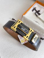 品名： 爱玛仕.Hermes腰带 皮带 原单 型号：挂扣，经典纯钢材质扣头，双面头层牛皮，图片实物拍摄 材料：双面头层牛皮，挂扣系列，纯钢材质扣头，钯镀电镀工艺