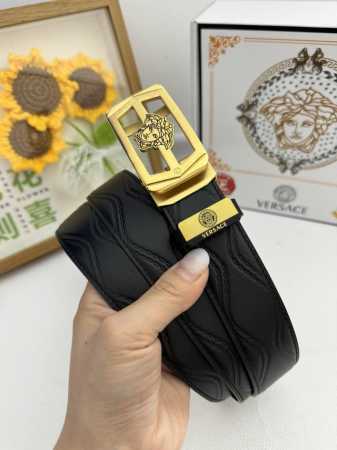 品名：Versace.范思哲 自动带 材质：原单牛皮腰带 百分百头层牛皮腰带保证真皮，24K纯钢扣，专柜原单品质、做工精细，时尚大牌，送人自用首选 包装： 请认 - 点击图像关闭