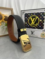 品名：Lv..路易..威登原单 材质：原单牛皮腰带 百分百头层牛皮腰带保证真皮，24K纯钢扣，专柜原单品质、做工精细，时尚大牌，送人自用首选 包装： 请认准如图