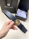 特 宽度4.0Cm 范思哲 此款平纹皮底 腰带饰有标志性的Versace美杜莎头像扣，彰显品牌格调。是一款精美的衣橱必备单品。