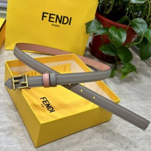 Fendl 芬迪 宽20Mm，原单进口小牛皮，搭配原单钌钯电镀F扣，手感.油边近乎完美，原产皮料定制，质感无可挑剔，出众的细节，高清实拍，货真价实，品质保证。