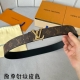 特 寬：40mm 驢家新品 寬度40mm 驢家SS早春新品腰帶系列 意大利原廠皮料 扣頭採用雙拼視覺效果工藝 全方位精打細磨 精密度厚金電鍍 雙面用