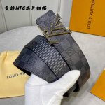 原版包裝 L0Uis Vuitt0N 專櫃最新升級版本 寬度40毫米 精湛工藝定制帆布面料襯托進口小牛皮底 搭配精鋼贴皮字母搭扣 与腰带相呼应 雙面用 經典百搭