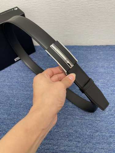 品牌 万宝龙 550 自动 描述 双面原版皮，这款饰有带扣的腰带配以水牛皮衬里，覆以Monogram 牛皮。展现细腻的品牌特质，是牛仔裤的理想配件 字母带扣；3