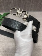 配全套包装礼盒 菲拉格慕：原单头层牛皮压花带身，内衬头层小牛皮底，配全套包装 支持Nfc扫描！五金可随意搭配，可双用可裁剪，原产皮料定制，专柜宽度3.5Cm