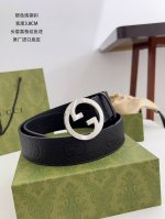 特 古奇 顶级货品 宽度3.8Cm 原厂头层荔枝纹压制经典花纹， 搭配黑色进口底皮。精细的做工，品质好货。 扣头：纯铜材质