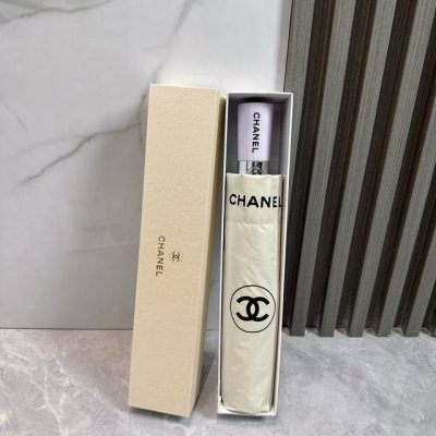 Chanel 香奈儿 飞机 夏季新款 全自动折叠晴雨伞 黑色涂层防晒有效阻隔紫外线99%，Upf 50 所以能起到伞下体感降温的效果！ 有效隔热，高效防晒 一把