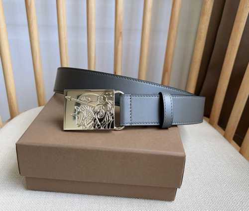Burberry 巴宝莉专柜同步上新马术骑士饰牌搭配对比感缉明线细节 饰牌搭扣装饰品牌专属标识图案 宽:3.5Cm 精致优雅 简单大方