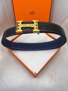 爱玛仕 原单头层牛皮石头纹面 内衬头层牛皮平纹兰底 营造织纹外观 饰以标志原单扣 专柜宽度4.0