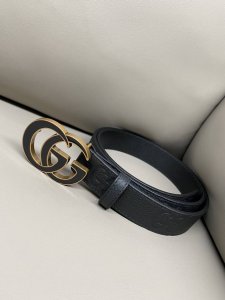 3.0宽度 热压进口皮G品牌创作总监Sabato De Sarno匠心打造全新Gg Milano系列，向米兰这座富有活力的都市致敬。Gg Milano系列焕新演