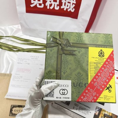 皮带：古奇.Gu...Cci原单 腰带：百分百头层牛皮，保证真皮，24K双色纯钢扣双面可用专柜同等质量， 送人自用首选 包装： 请认准如图专柜全套礼盒包装，赠送