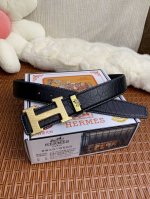 品名：爱马仕.Hermès 原单 材质：原单牛皮腰带 百分百头层牛皮腰带保证真皮，24K纯钢扣，专柜原单品质、做工精细，时尚大牌，送人自用首选 包装： 请认准如