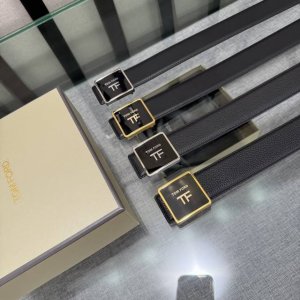汤姆福特最新网红爆款双面头层牛皮专柜同步3.8宽新款上市了，原版牛皮，搭配铜扣，优雅，大方用的方便。谢谢你转载。