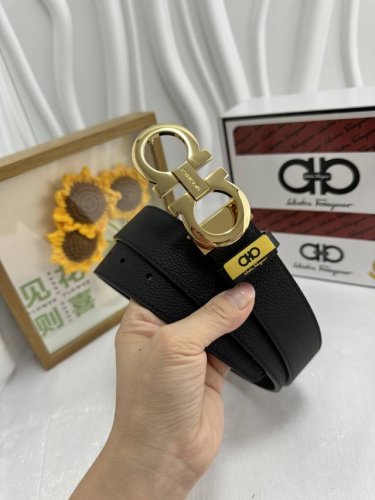 品名：菲拉格幕 原单 材质：原单牛皮腰带 百分百头层牛皮腰带保证真皮，24K纯钢扣，专柜原单品质、做工精细，时尚大牌，送人自用首选 包装： 请认准如图专柜包装赠