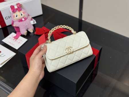 配全套包装 Size：18Cm 香奈儿23P Kelly 最美的23P，太好看了想要马上滴滴Sa的冲动 新包真的超香哦！ 牛皮品质 - 点击图像关闭