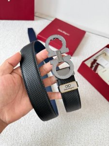 品名：菲拉格慕.Ferrgamo腰带 皮带 原单 型号：挂扣，纯铜材质经典挂扣，实物拍摄，头层牛皮 材料：百分百头层牛皮，保证真皮。纯铜材质，真空电镀永不掉色，