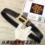品名：爱玛仕.Her..Mes镶钻 型号：认准如图专柜包装，赠送打孔器 材料：百分百头层牛皮皮带，24K纯钢扣，双排镶钻永不掉色保证真皮鳄鱼纹路。专柜同等质量，