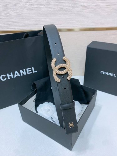 Chanel 春夏新款 小牛皮与黄铜Cc搭扣 精致细腻 光滑优雅 3.0Cm