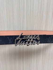 3.0宽黑色黑花，进口牛皮半树膏，搭配精品铁丝扣。