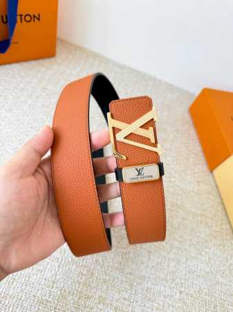 品名： Lv..路易..威登腰带皮带原单 型号：挂扣，经典纯钢材质挂扣，头层牛皮，图片实物拍摄 材料：头层牛皮，挂扣系列，纯钢材质扣头，镀钯电镀工艺永不掉色。原 - 点击图像关闭