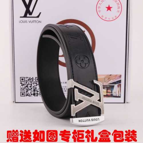 皮带：Lv..路易..原单 腰带：百分百头层牛皮，保证真皮。24K纯钢扣双面可用专柜同等质量， 送人自用首选 包装： 请认准如图专柜包装，赠送打孔器，银联发票，