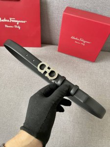 配全套包装礼盒 菲拉格慕：女士双面进口小牛皮头层腰带，搭配8字精品扣，2.5Cm支持Nfc