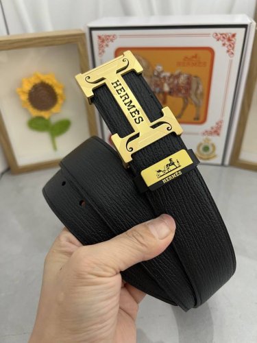 品名：爱马仕.HermèS 材质：原单牛皮腰带 百分百头层牛皮腰带保证真皮，24K纯钢扣，专柜原单品质、做工精细，时尚大牌，送人自用首选 包装： 请认准如图专柜