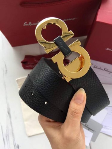 配专柜包装，菲拉格慕 35Mm！海外代工厂出货，采用双面自然甩头层牛皮，风格现代，为日常造型增姿添彩，达到修身效果，区别一般市场货。高端大气